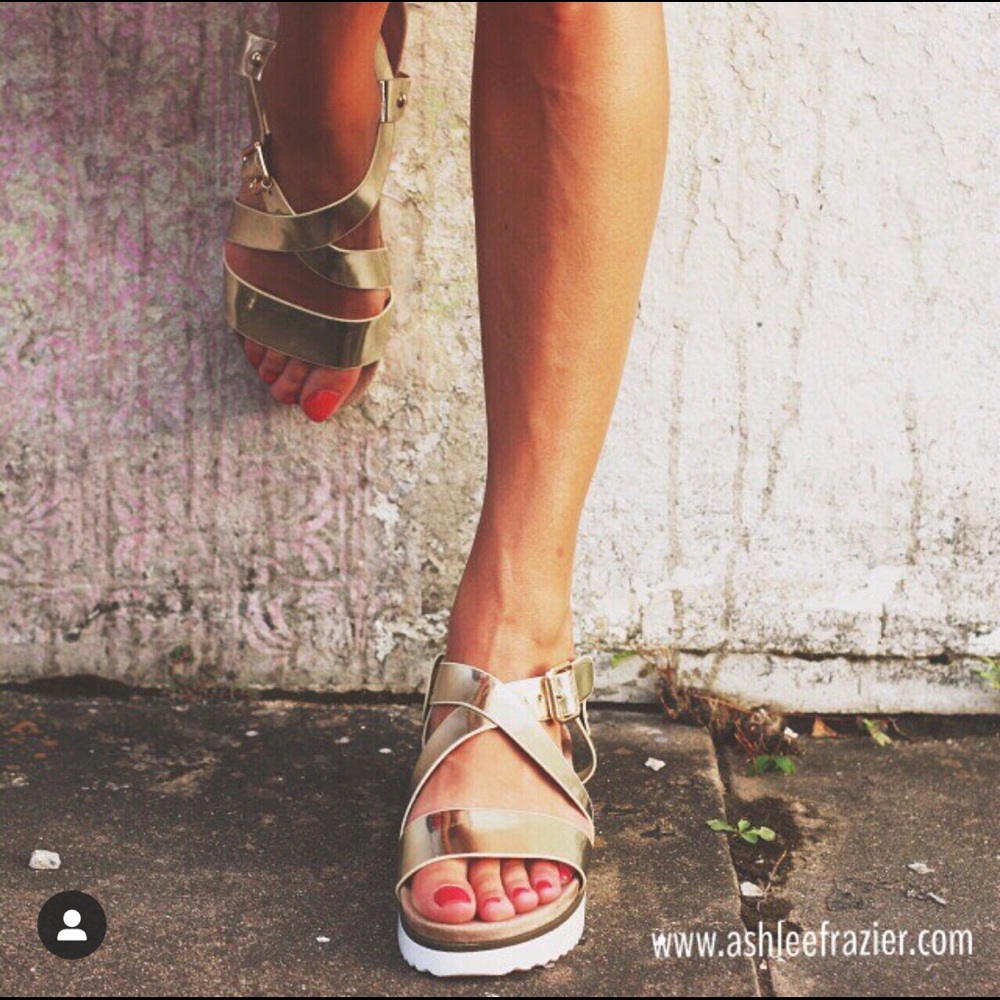 💛 Steve madden Mellow Gold sandals 8.5 💛